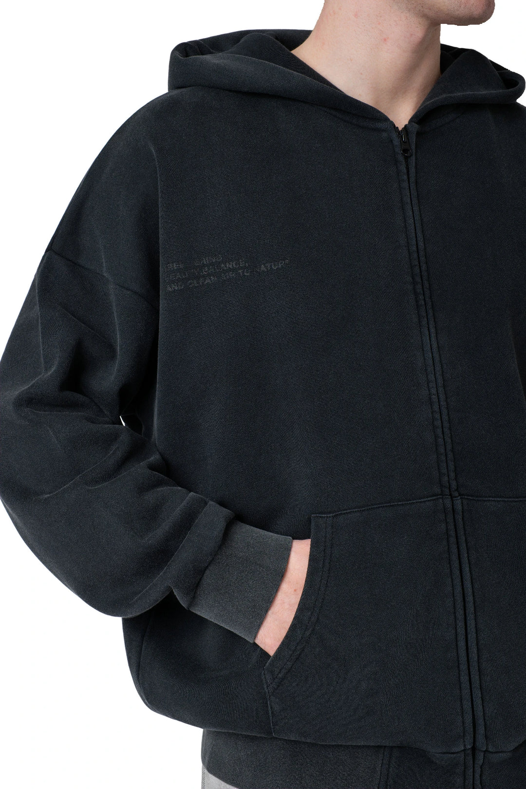 هودي مغسول بكتابة من الخلف