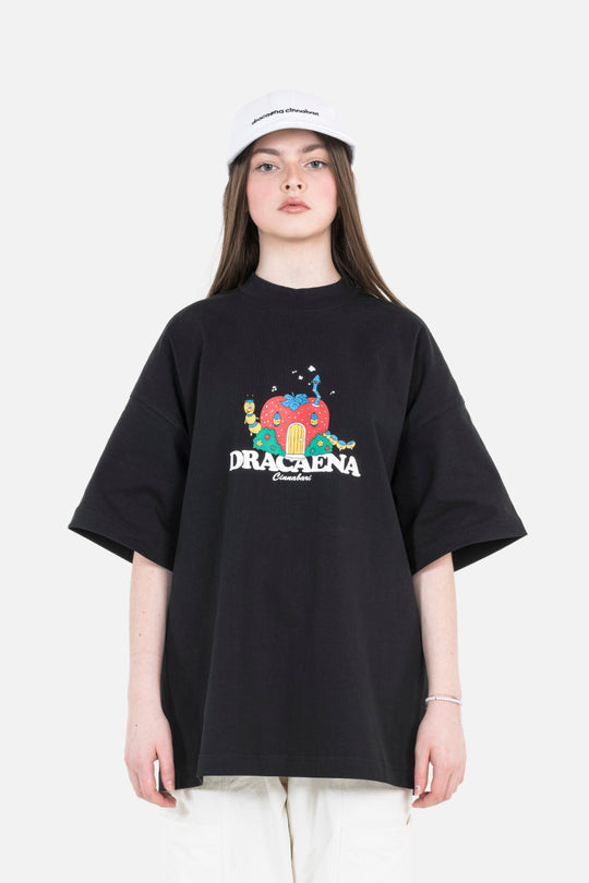 An oversized black T-shirt suitable for both men and women