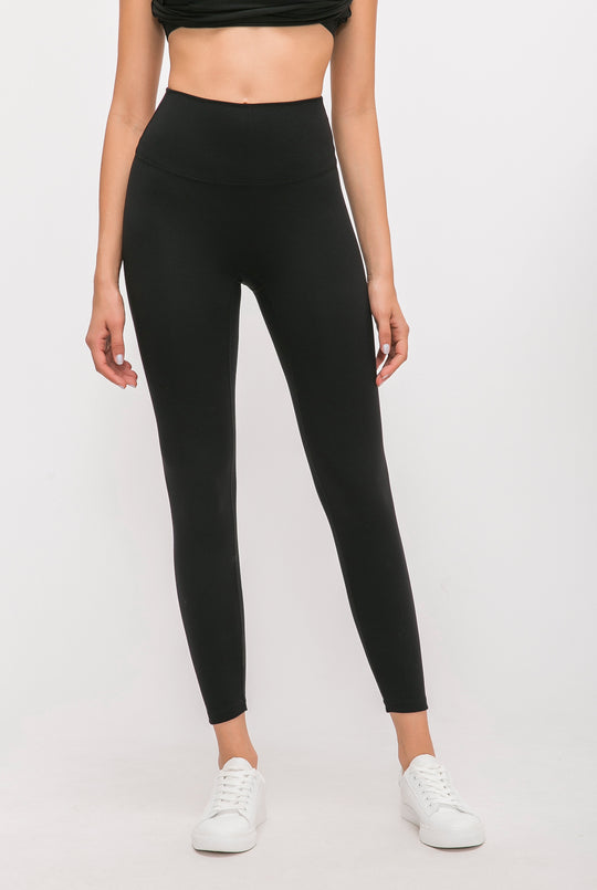 ليقنز رياضي أسود بخصر عالي للنساء