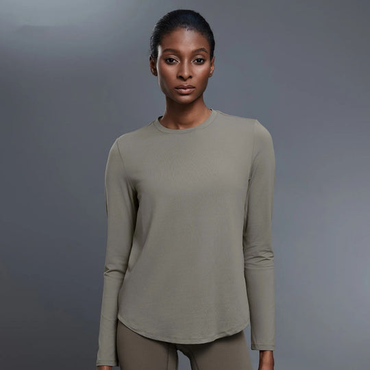 بلوزة نسائية بأكمام طويلة باللون الزيتي