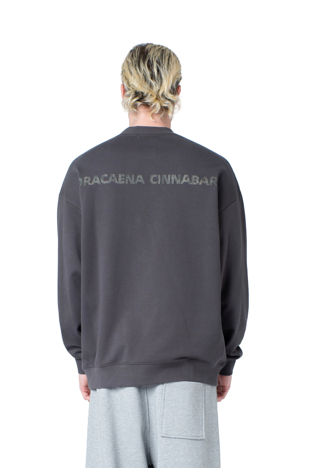 سويت شيرت بكتابة من الخلف