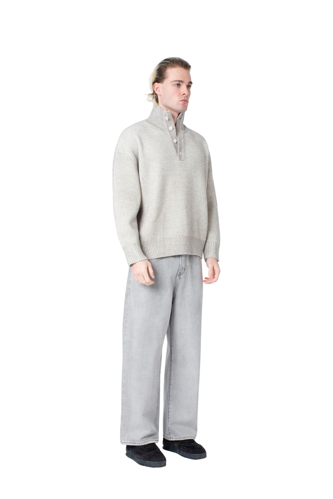 بلوفر رجالي برقبة عالية وأزرار