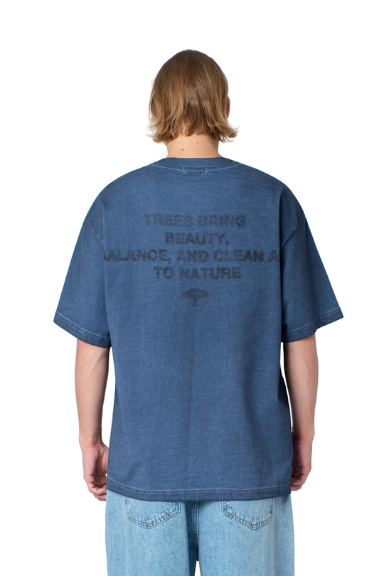 تيشيرت رمادي مطبوع من الخلف