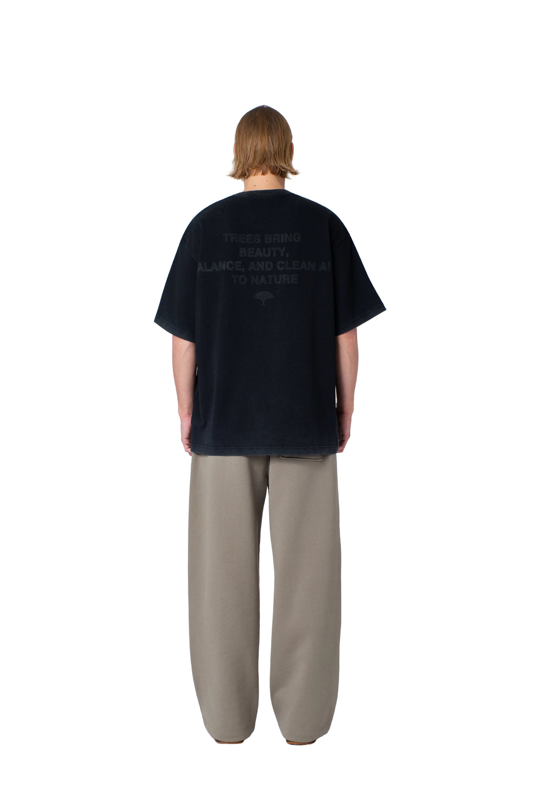 تيشيرت رمادي مطبوع من الخلف