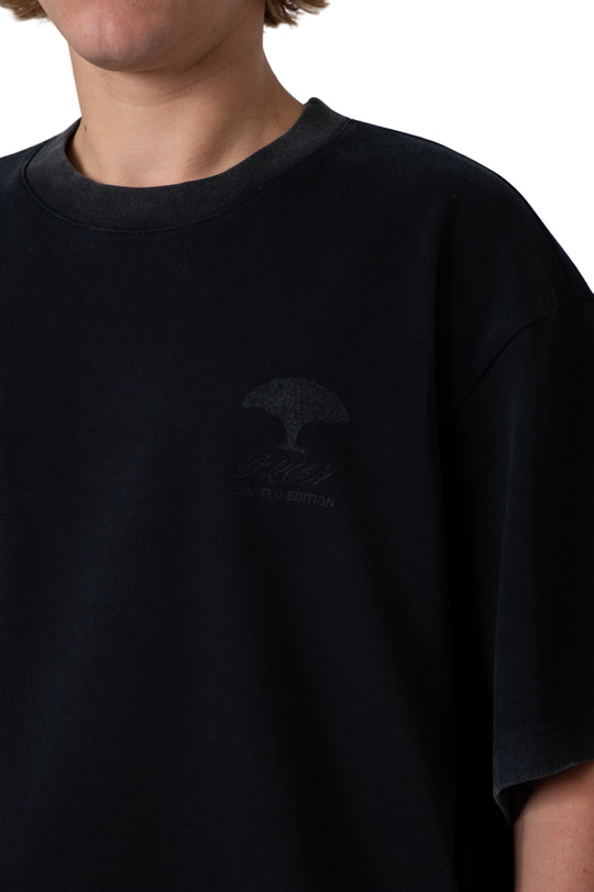 تيشيرت رمادي مطبوع من الخلف