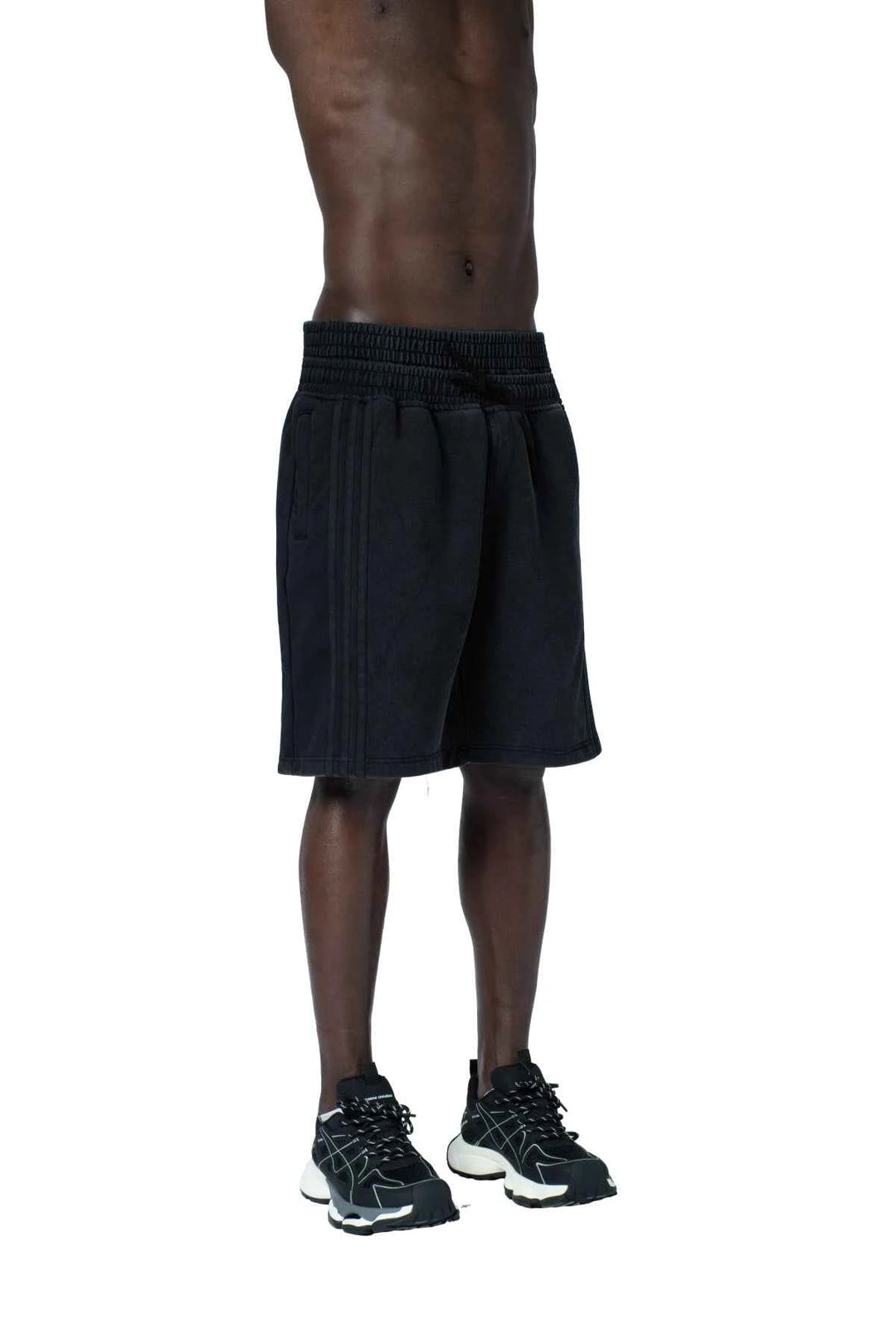 شورت قطن واسع بخصر مطاطي