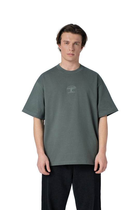 تيشيرت بيسك بتطريز من الامام