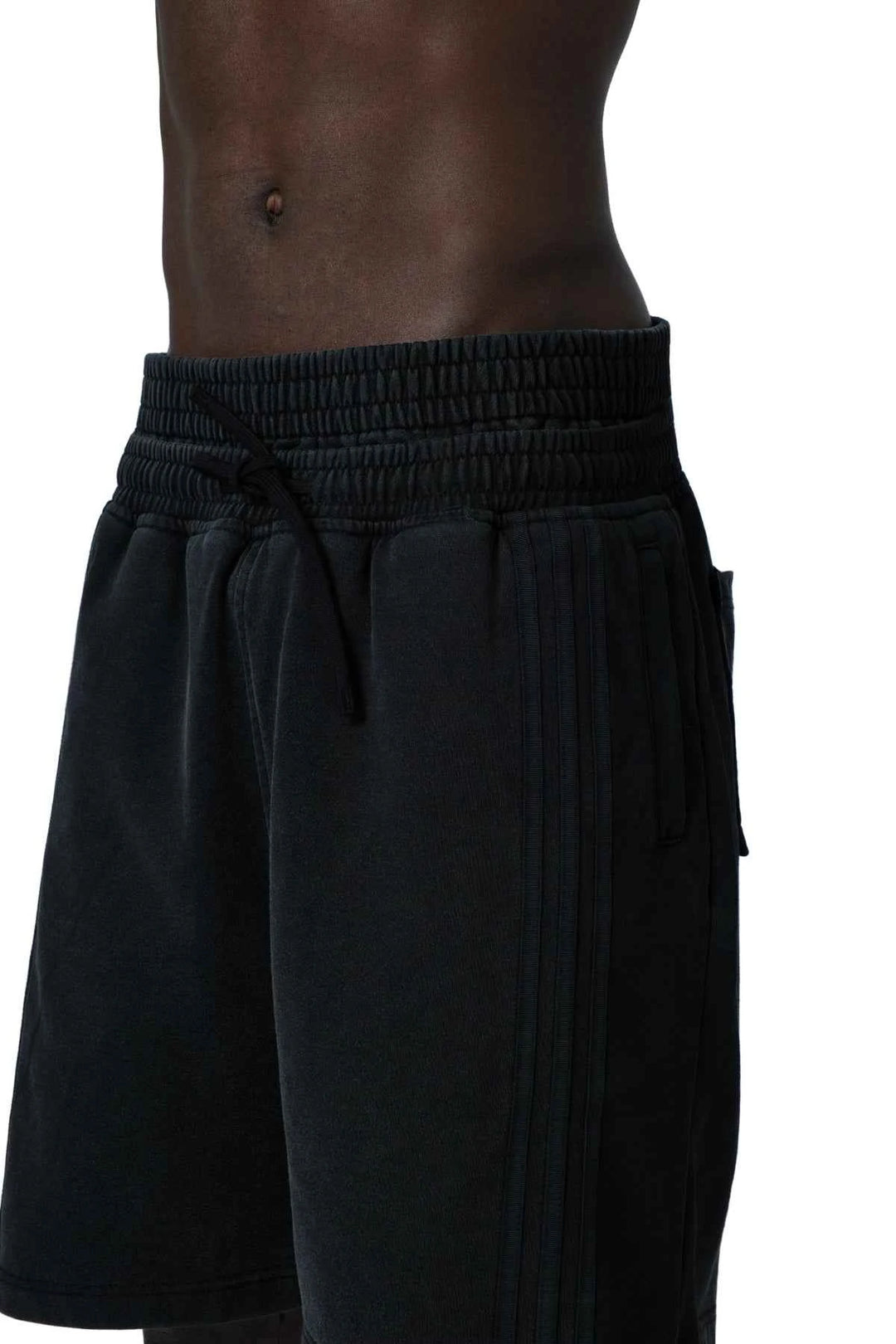 شورت قطن واسع بخصر مطاطي