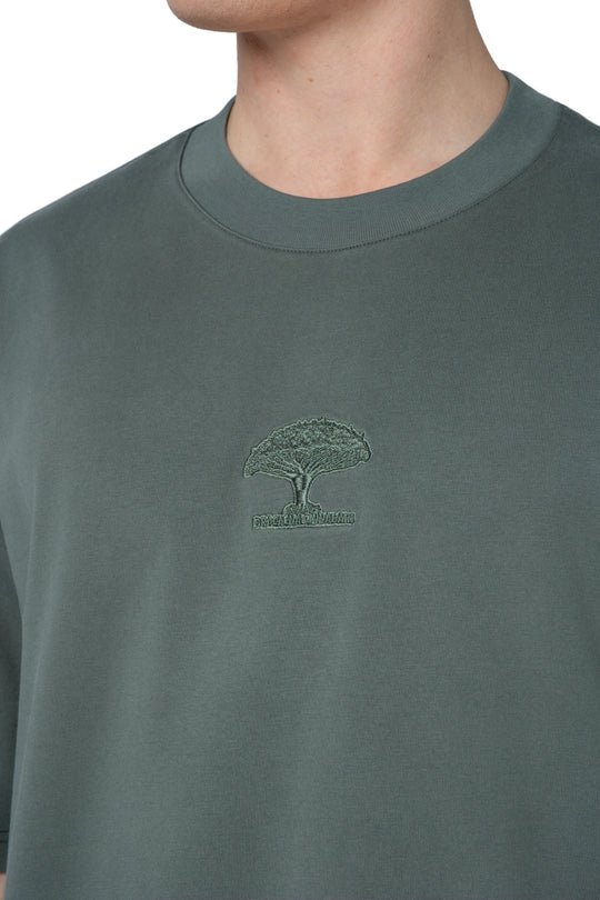 تيشيرت بيسك بتطريز من الامام