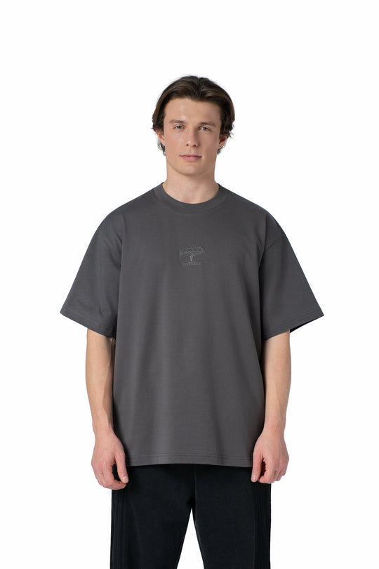 تيشيرت بيسك بتطريز من الامام