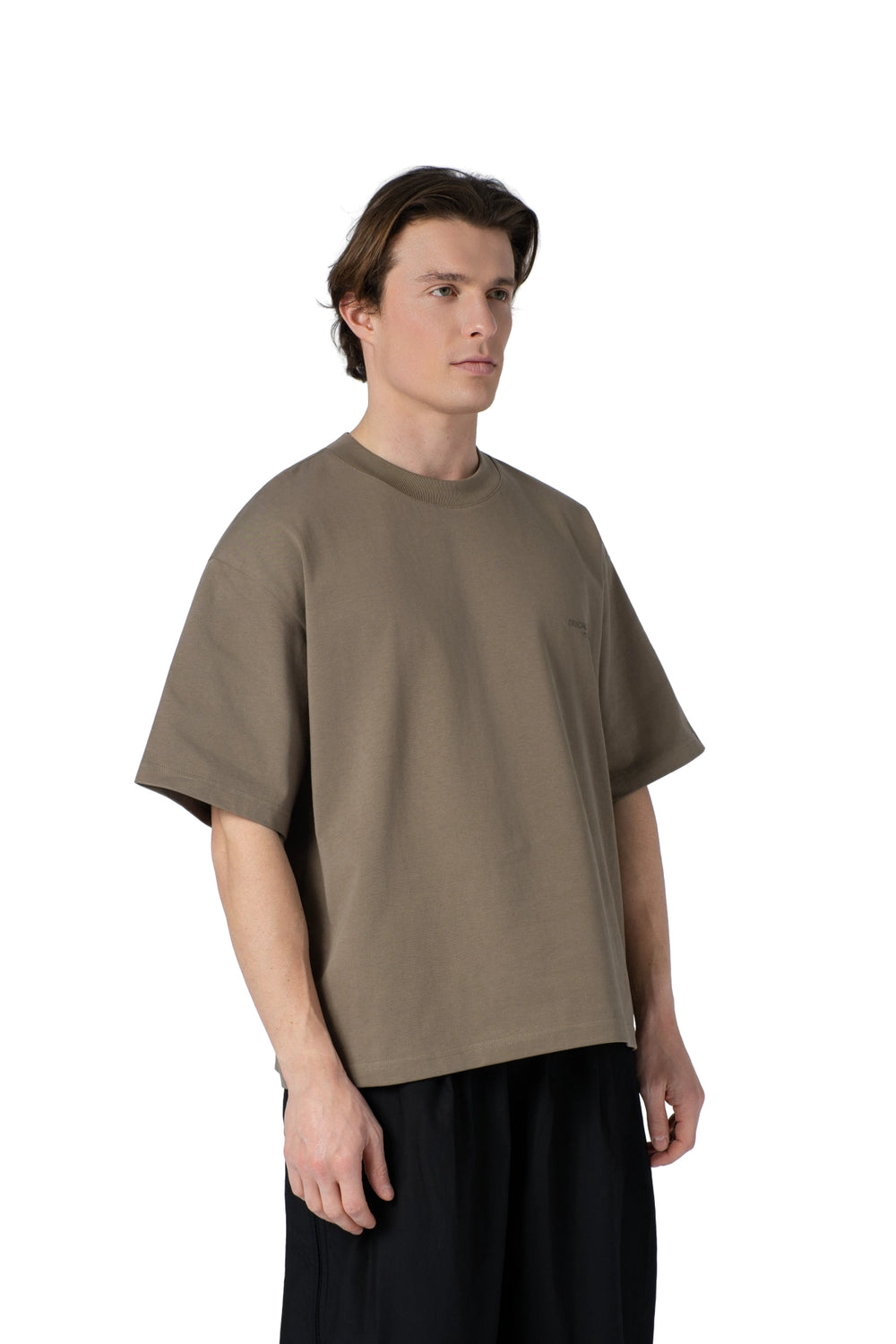 تيشيرت أوفرسايز رجالي بطبعة خلفية