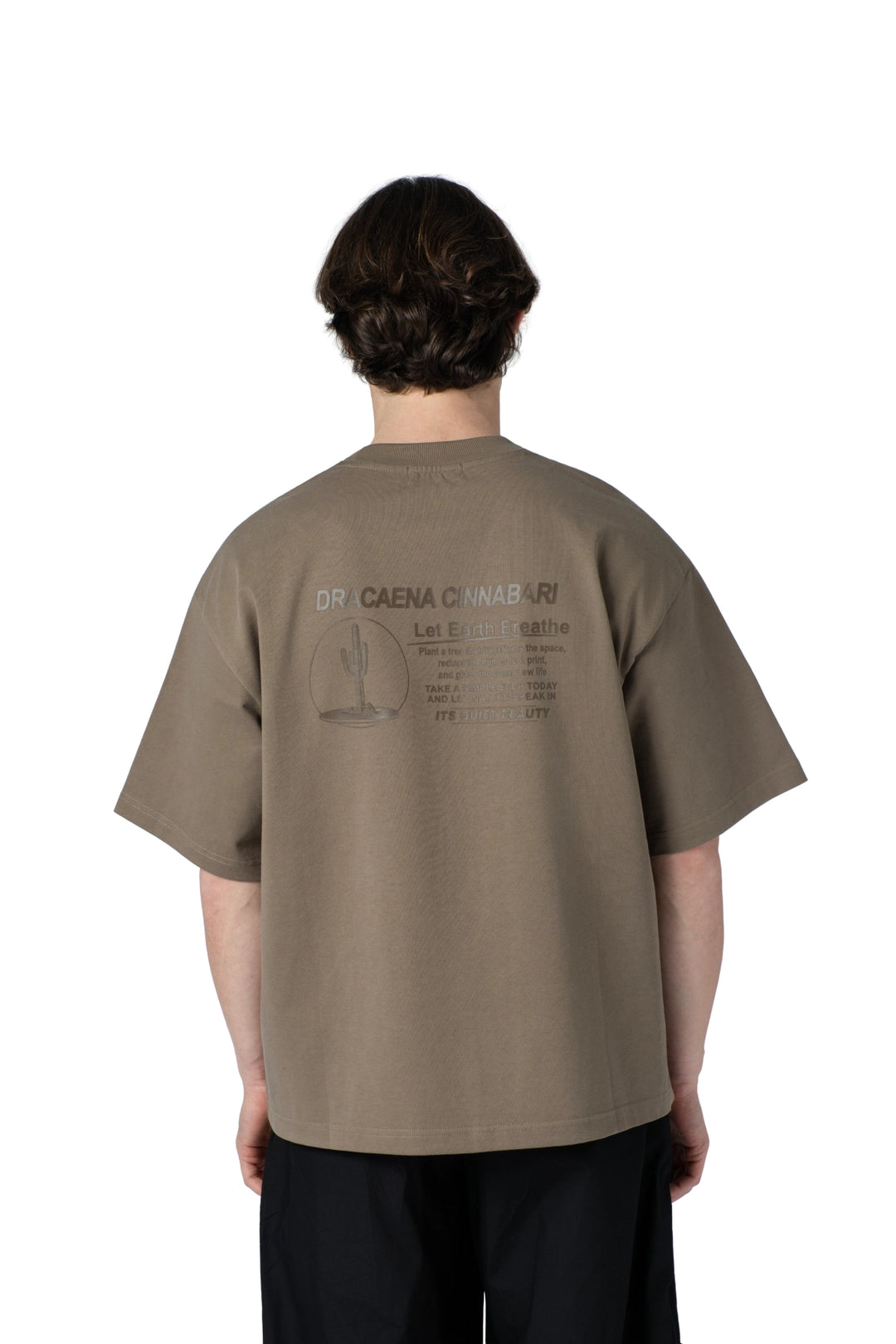 تيشيرت أوفرسايز رجالي بطبعة خلفية