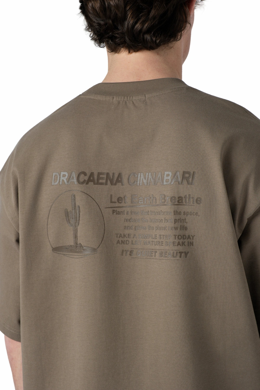 تيشيرت أوفرسايز رجالي بطبعة خلفية