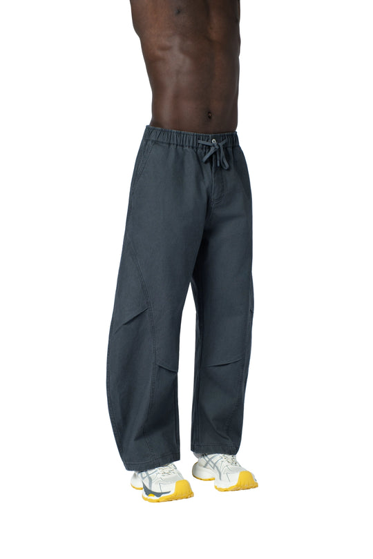 بنطال بتصميم فضفاض