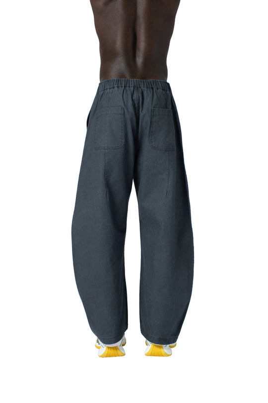 بنطال بتصميم فضفاض