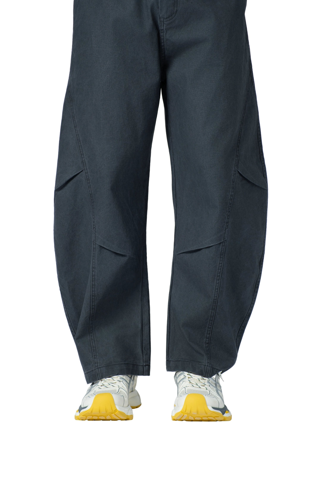 بنطال بتصميم فضفاض