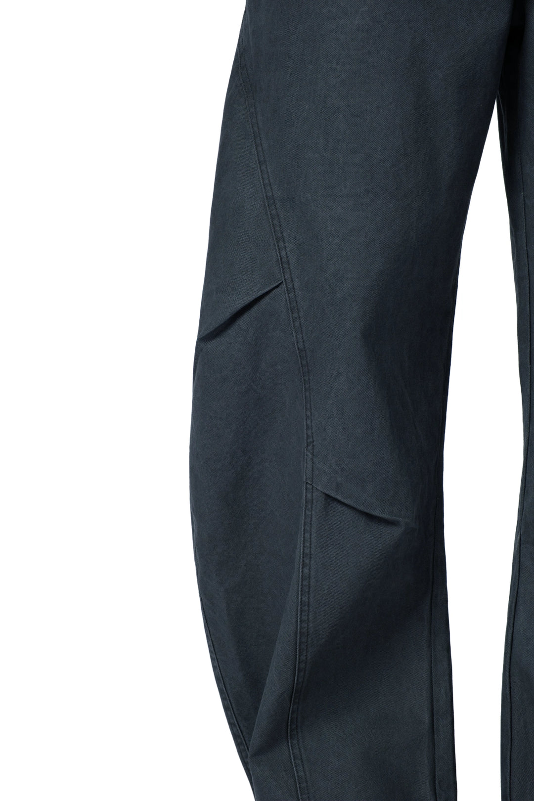 بنطال بتصميم فضفاض