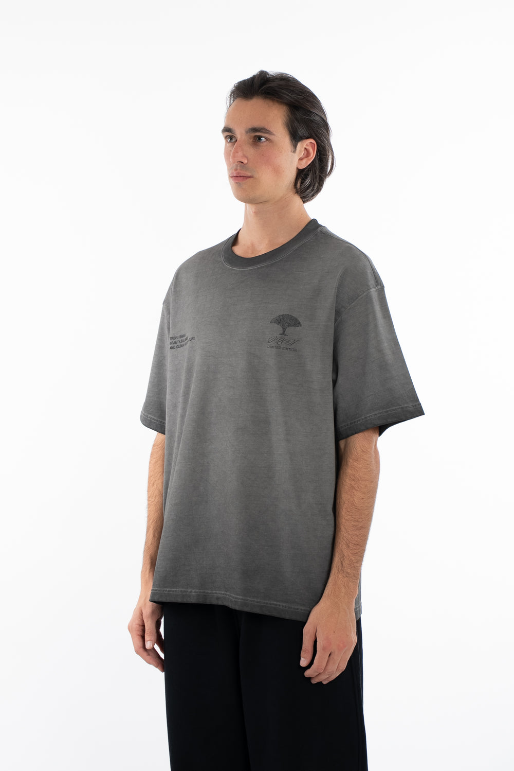 تيشيرت رمادي غامق رجالي