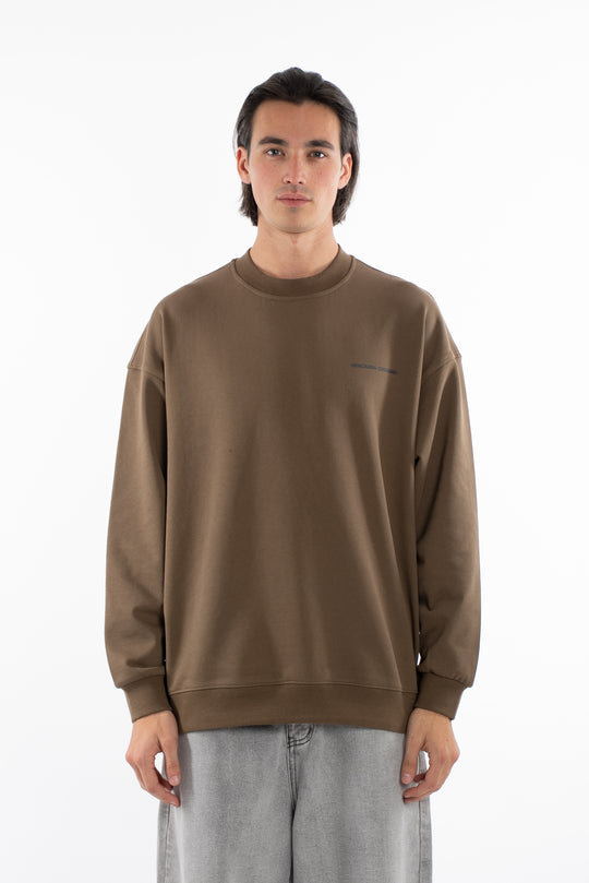 سويت شيرت بني مطبوع